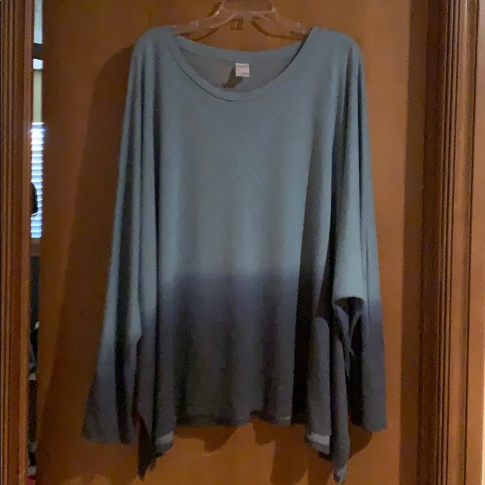Blue ombré shirt